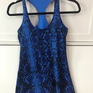 Lululemon blue snakeskin Tank Sz 8